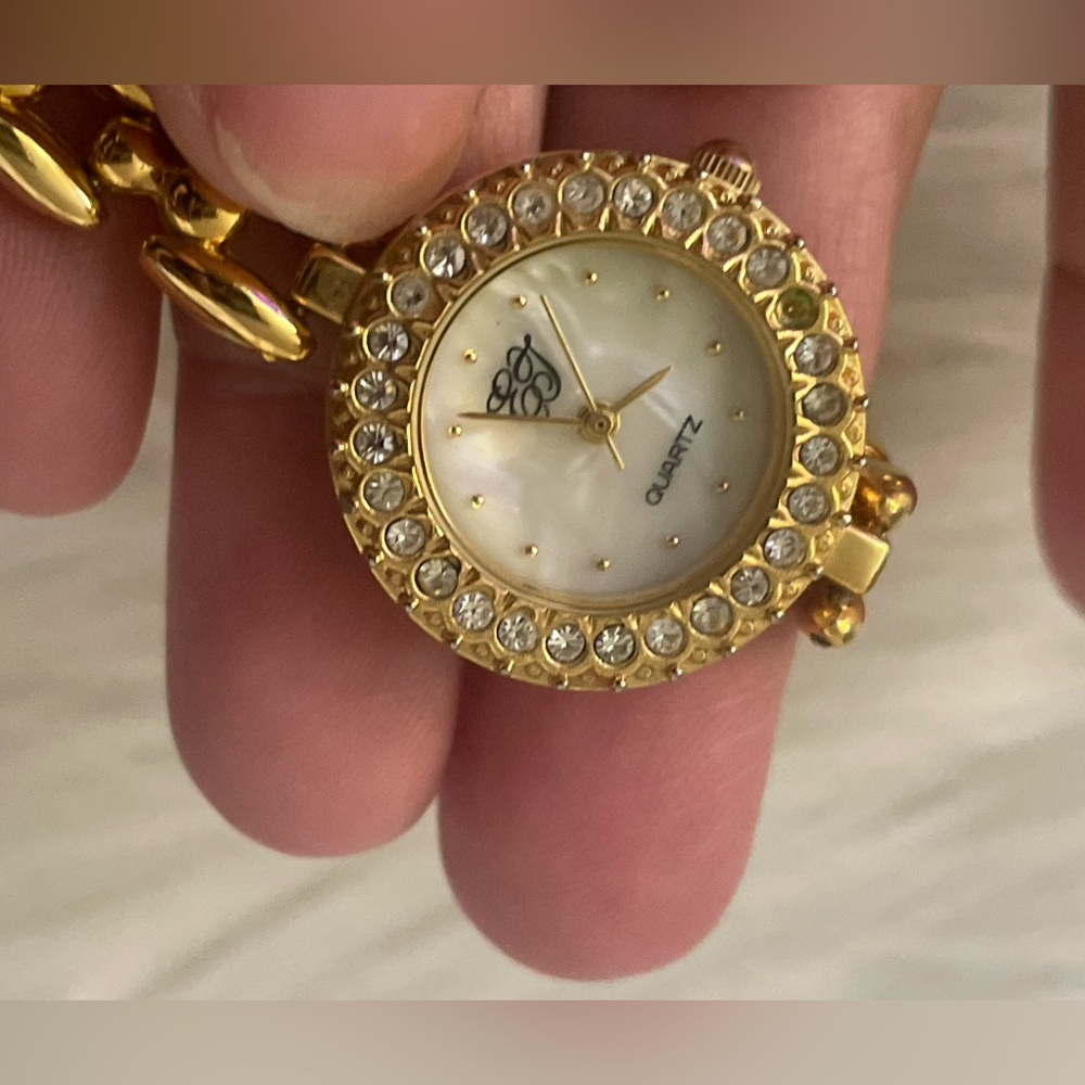 Womens Elizabeth Taylor Quartz Watch Gold Tone w/ Rhinestones - Picture 6 of 6
